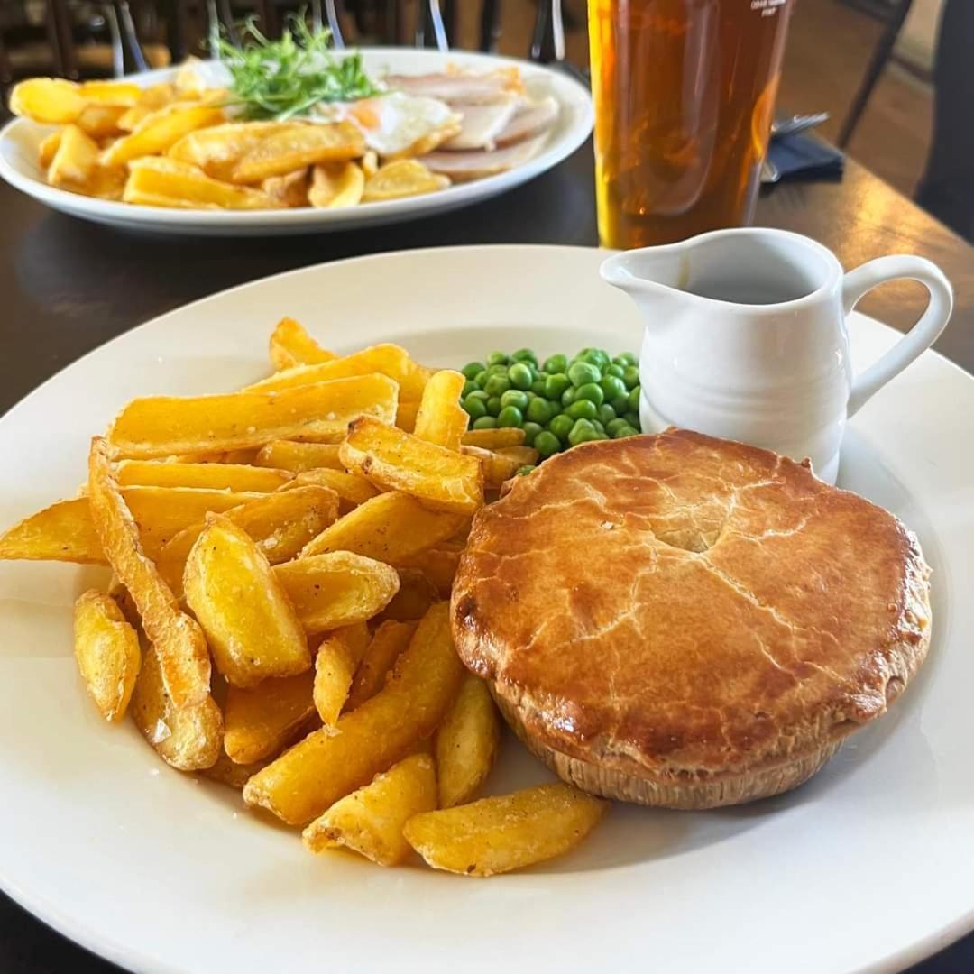 The Crown, Smallburgh المظهر الخارجي الصورة