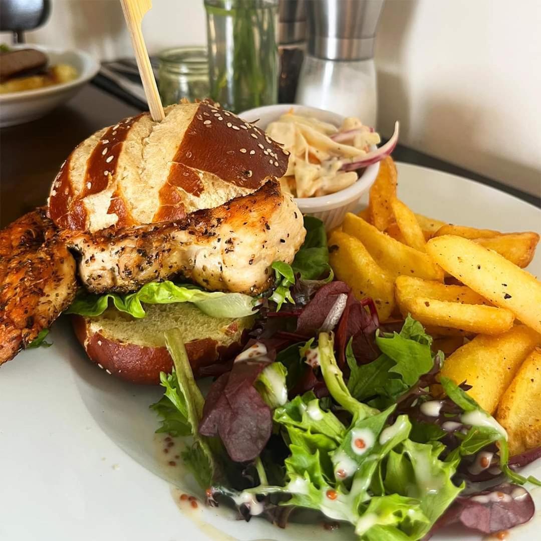 The Crown, Smallburgh المظهر الخارجي الصورة